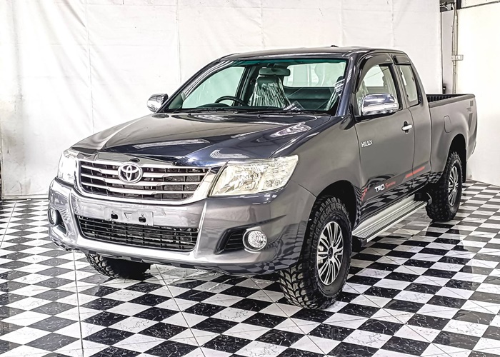 TOYOTA Hilux