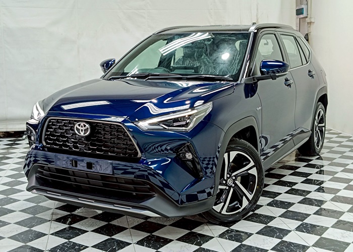 TOYOTA CROSS
