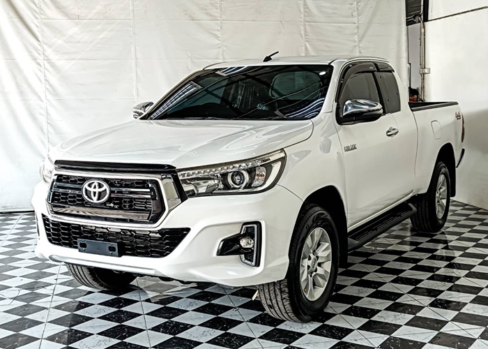 TOYOTA Hilux