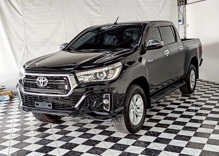 TOYOTA Hilux