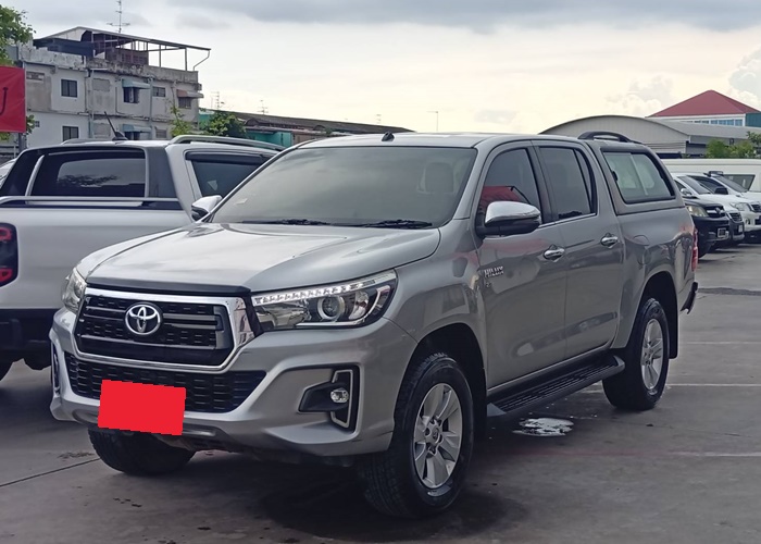 TOYOTA Hilux