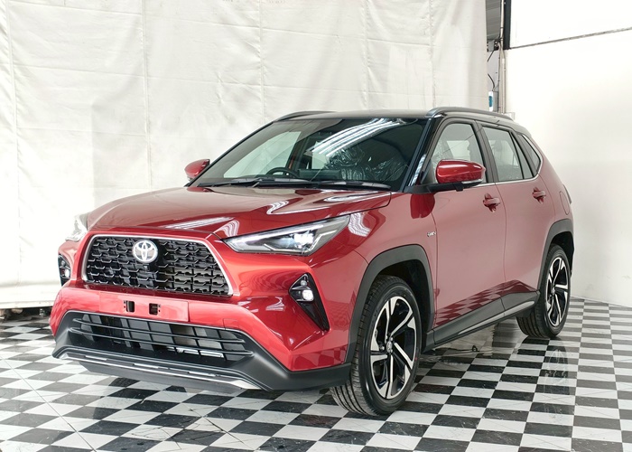 TOYOTA CROSS