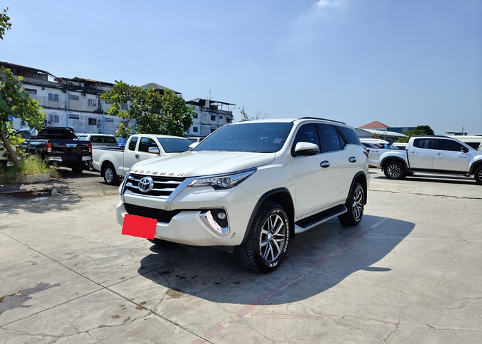 TOYOTA Fortuner