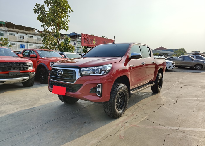 TOYOTA Hilux