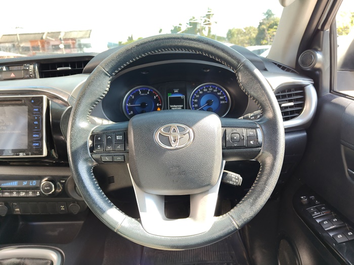 2015 TOYOTA Hilux DOUBLE CAB 2.8 4WD MT White | Toyota hilux vigo ...