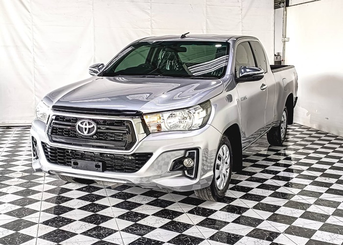 TOYOTA Hilux