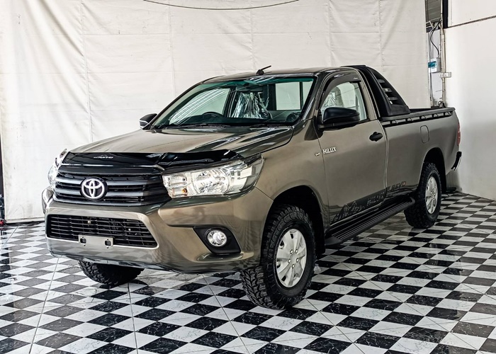 TOYOTA Hilux