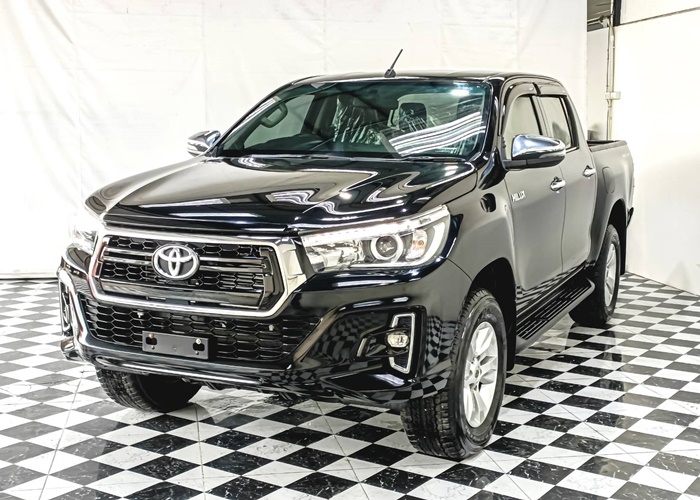 TOYOTA Hilux