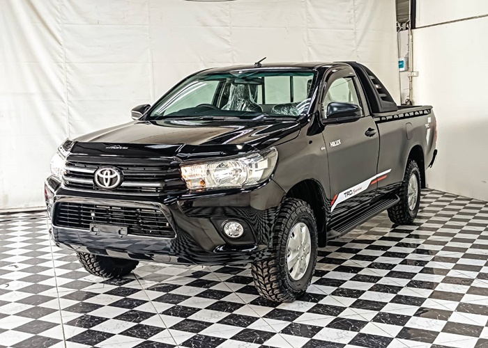 TOYOTA Hilux