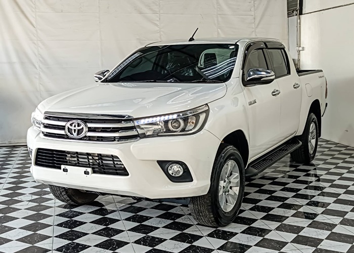 TOYOTA Hilux