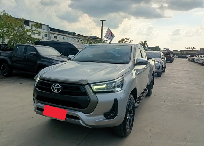 TOYOTA Hilux