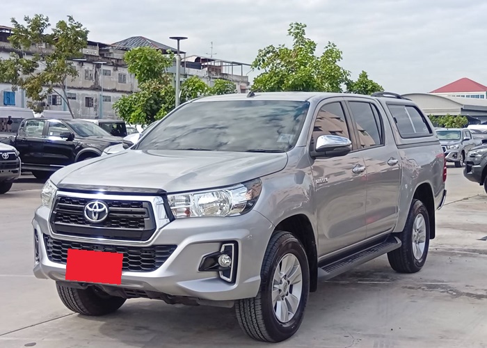 TOYOTA Hilux