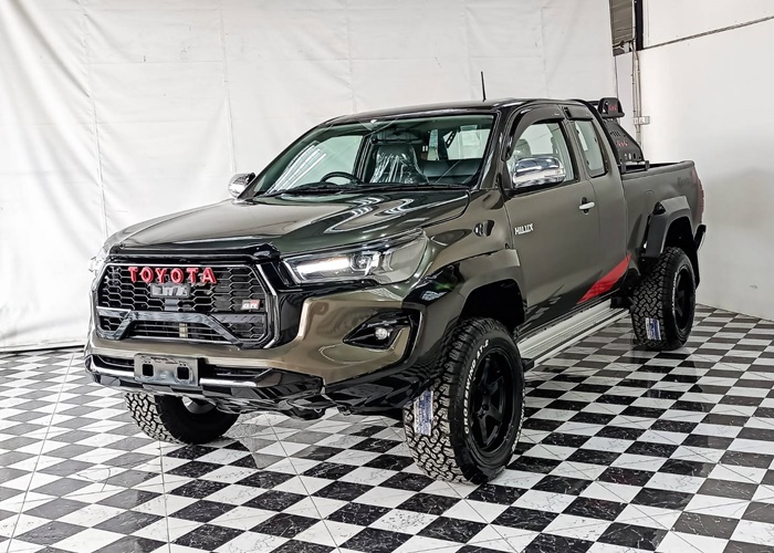 TOYOTA Hilux