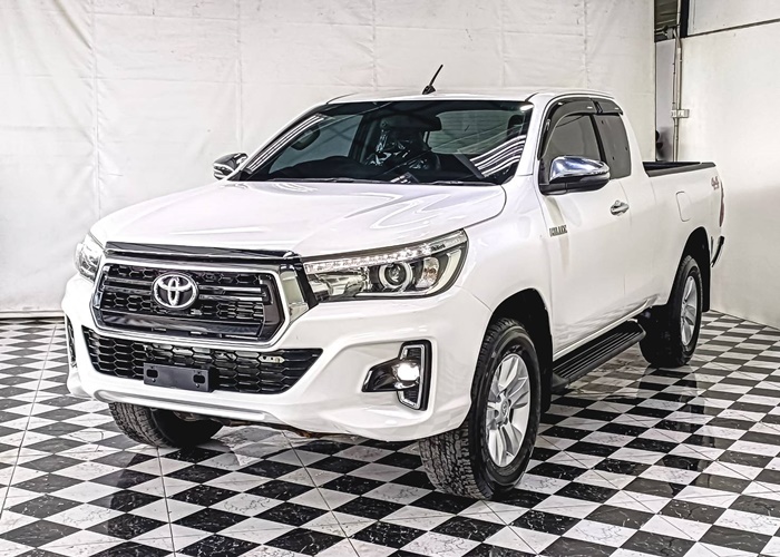 TOYOTA Hilux