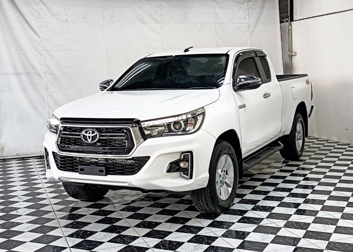 TOYOTA Hilux