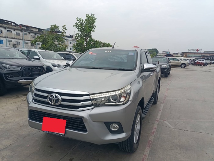 TOYOTA Hilux