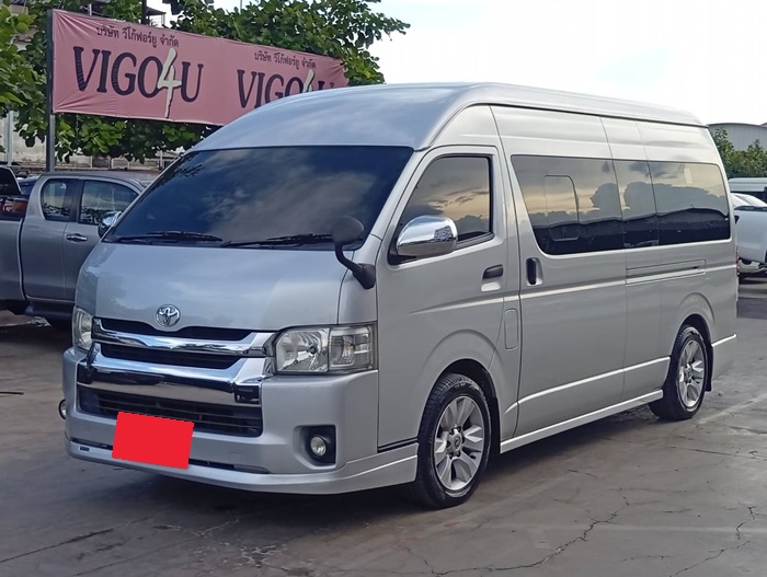 TOYOTA COMMUTER