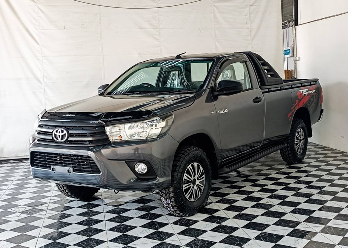 TOYOTA Hilux