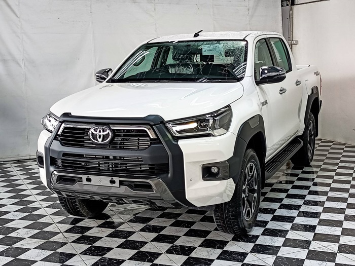 TOYOTA Hilux