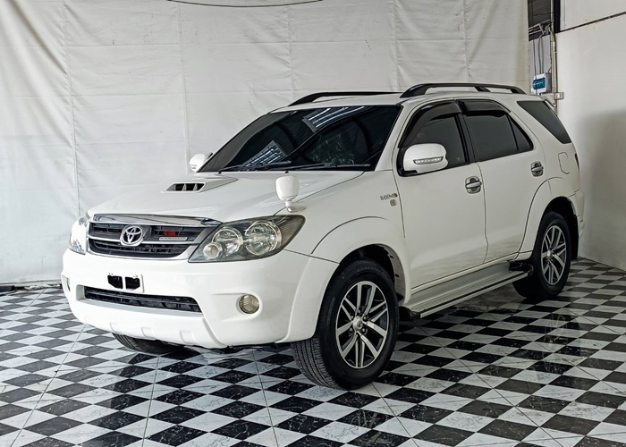 TOYOTA Fortuner