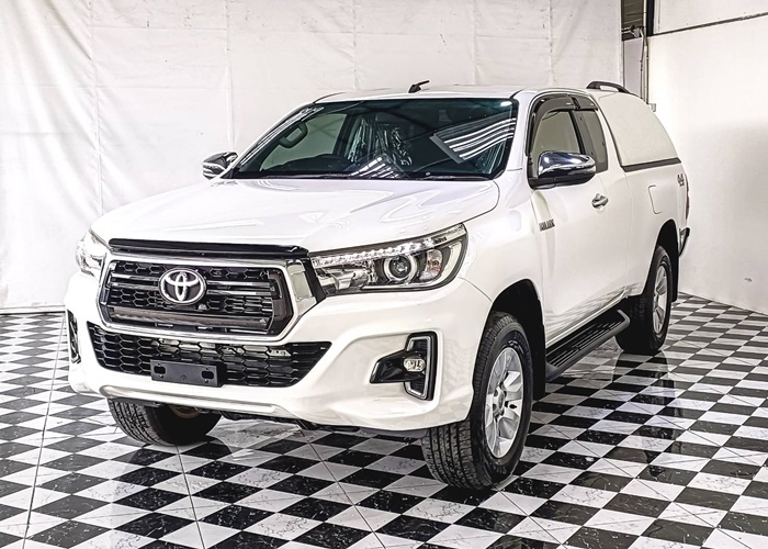 TOYOTA Hilux