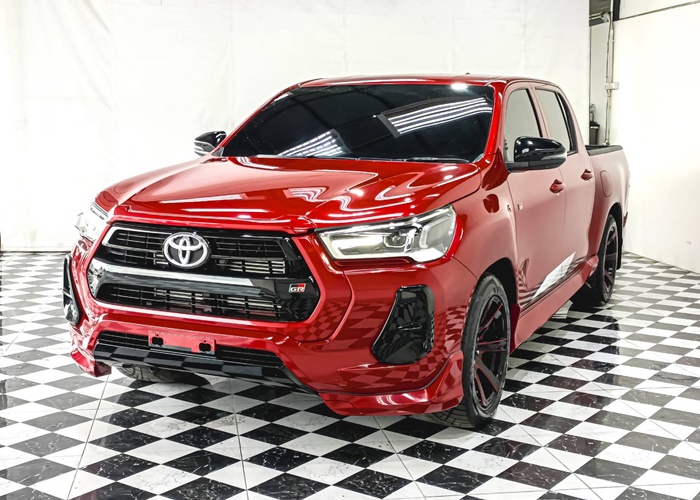 TOYOTA Hilux