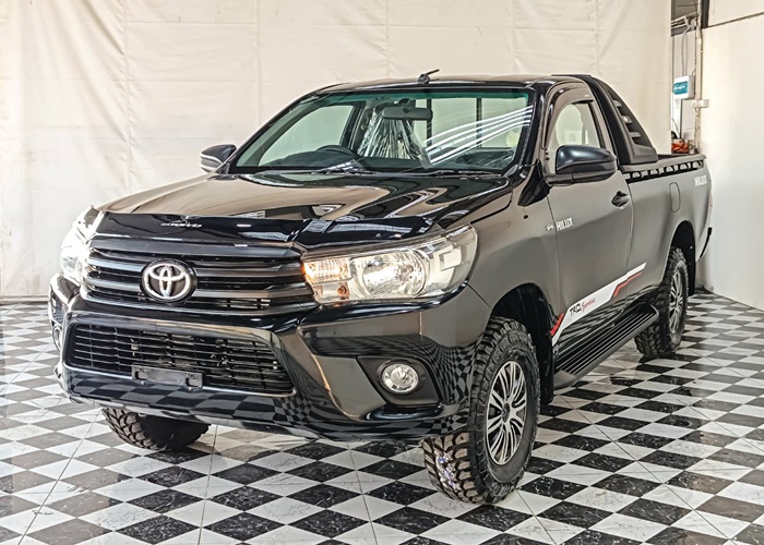 TOYOTA Hilux