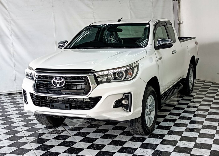 TOYOTA Hilux