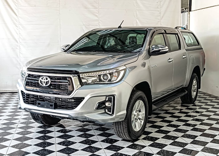 TOYOTA Hilux