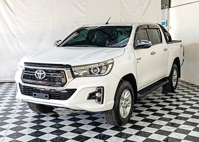 TOYOTA Hilux