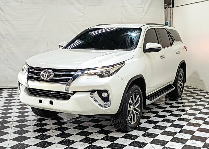 TOYOTA Fortuner