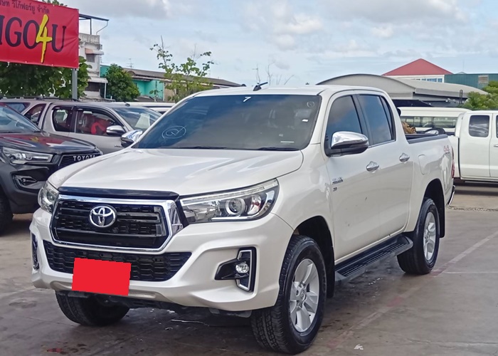 TOYOTA Hilux