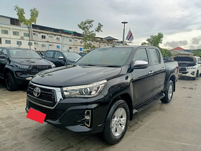 TOYOTA Hilux