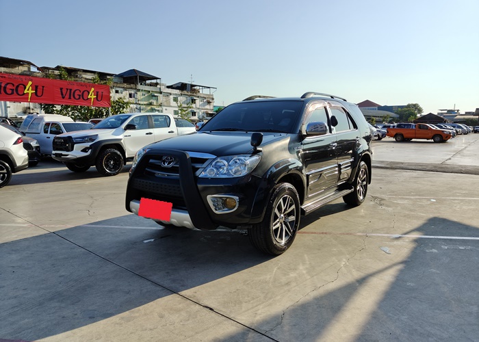 TOYOTA Fortuner