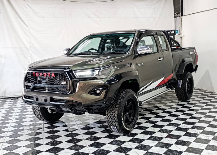 TOYOTA Hilux