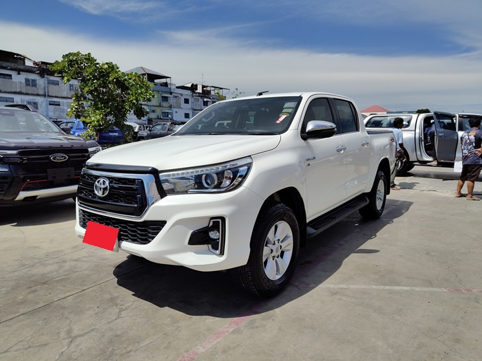 TOYOTA Hilux