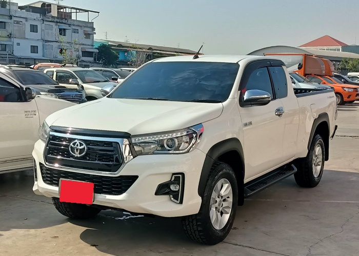 TOYOTA Hilux