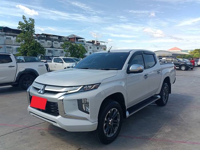 MITSUBISHI Triton