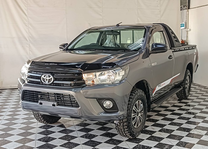 TOYOTA Hilux