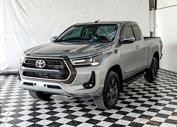 TOYOTA Hilux