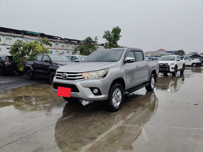 TOYOTA Hilux