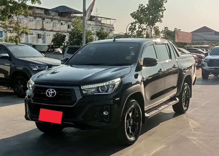 TOYOTA Hilux