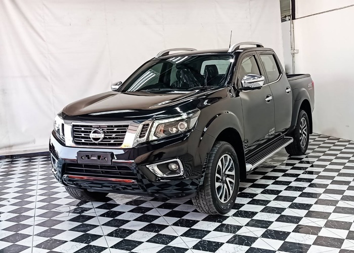 NISSAN Navara