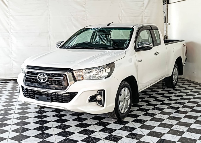 TOYOTA Hilux