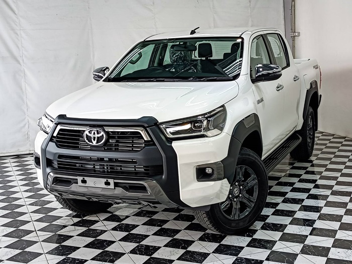 TOYOTA Hilux