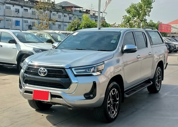 TOYOTA Hilux