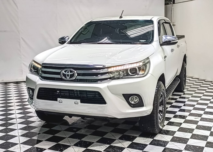 TOYOTA Hilux