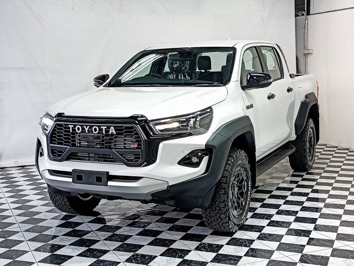 TOYOTA Hilux