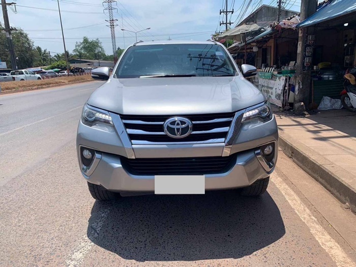 TOYOTA Fortuner