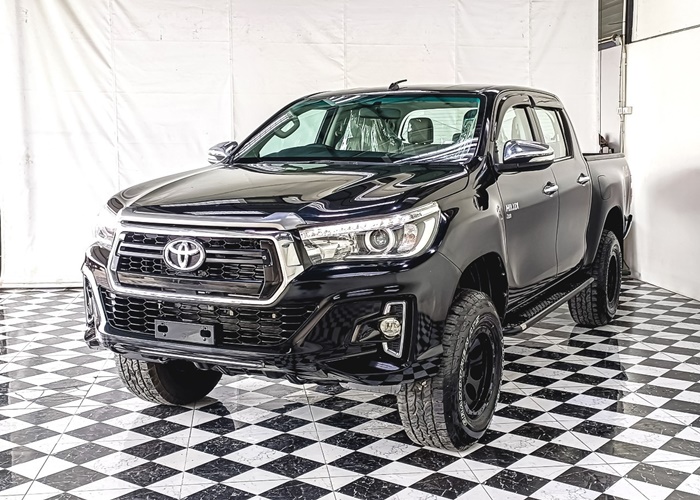 TOYOTA Hilux